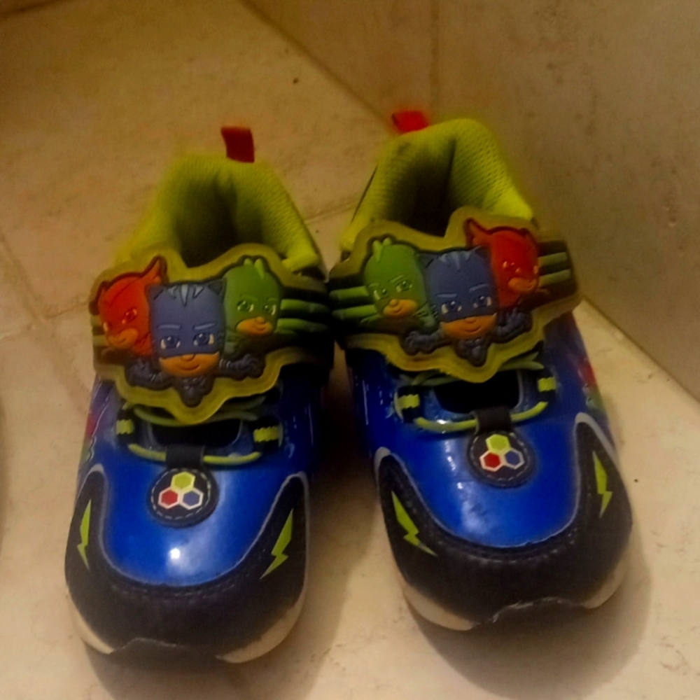 4 Pair's of Shoe's